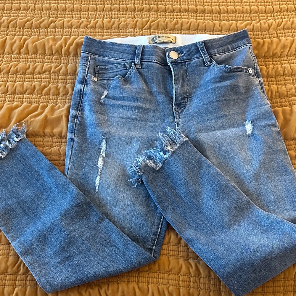 Democracy Distressed Ankle Jeans in Blue
